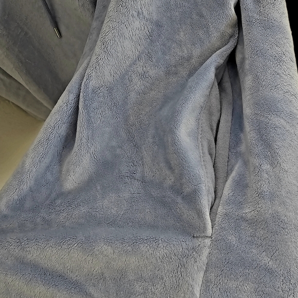Victoria's Secret Light blue VELOUR VARSITY COWL -READ DESCRIPTION - Picture 10 of 12